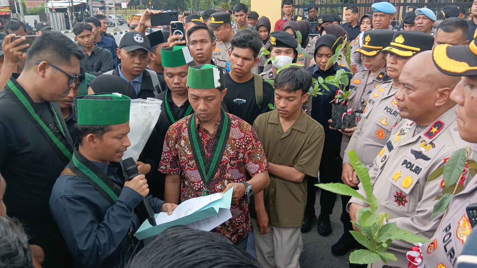 Mahasiswa HMI Apresiasi Kapolda dan Wakapolda Riau, Sungai Kuantan Jernih