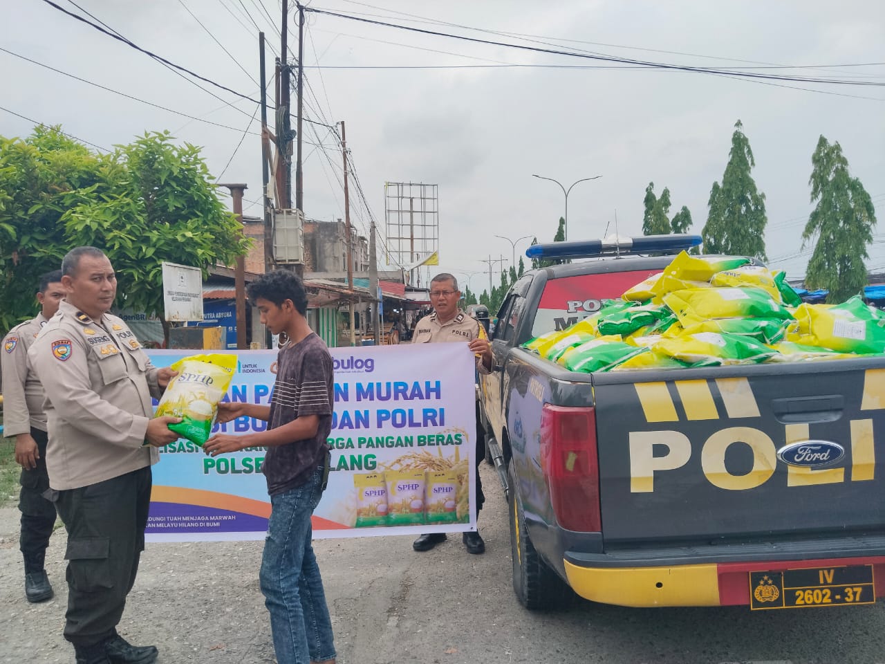 Gerakan Pangan Murah Hadir Di Perawang, Masyarakat Terbantu Dapat Beras Harga Terjangkau