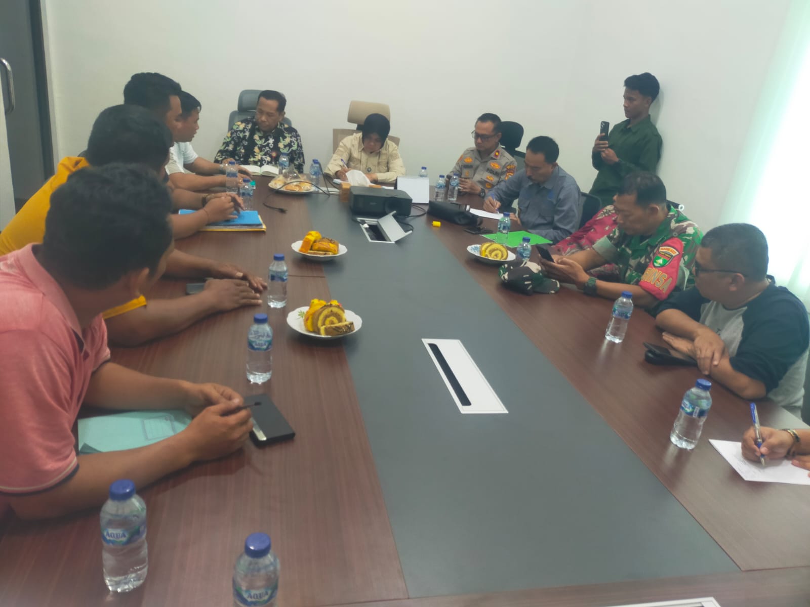Kapolsek Kandis Dampingi Bupati Siak: Buruh, Serikat, dan Perusahaan Sepakat Jalan Damai