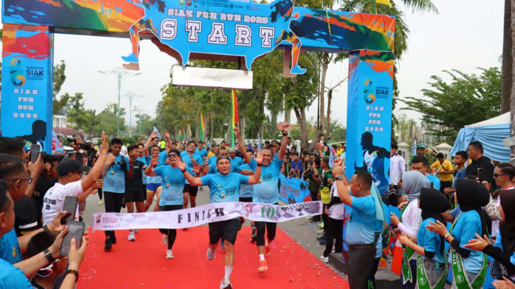 Ribuan Peserta Meriahkan Siak Fun Run 5K dan 10K Kapolda Riau dan Forkopimda Turut Berlari Rayakan HUT Siak ke-26