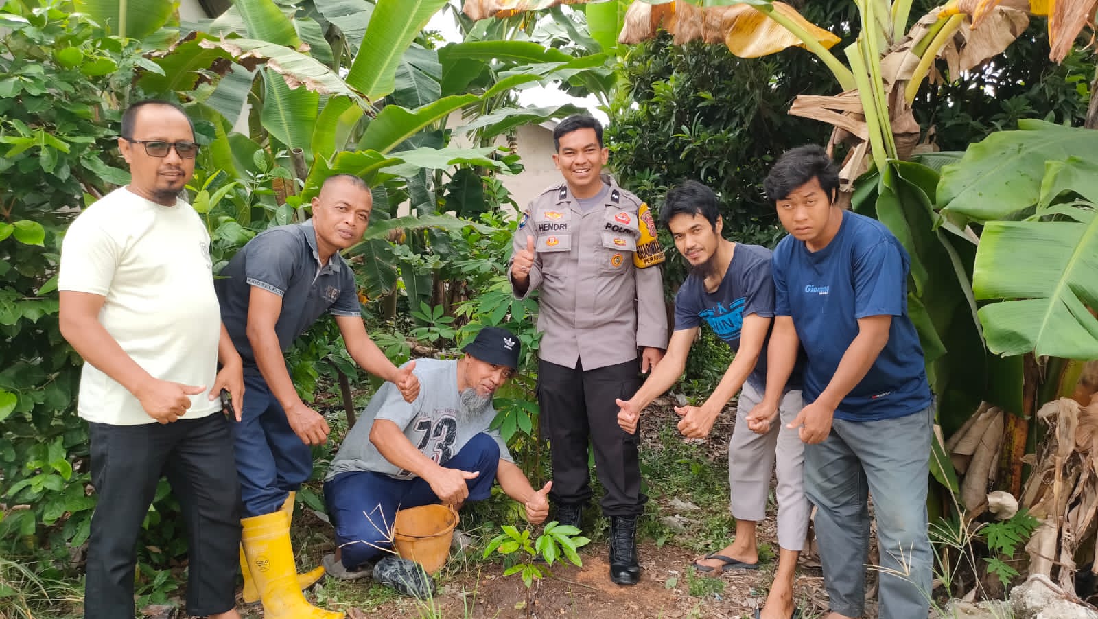 Hijaukan Perawang Barat, Polsek Tualang Ajak Warga Peduli Alam Lewat Green Policing