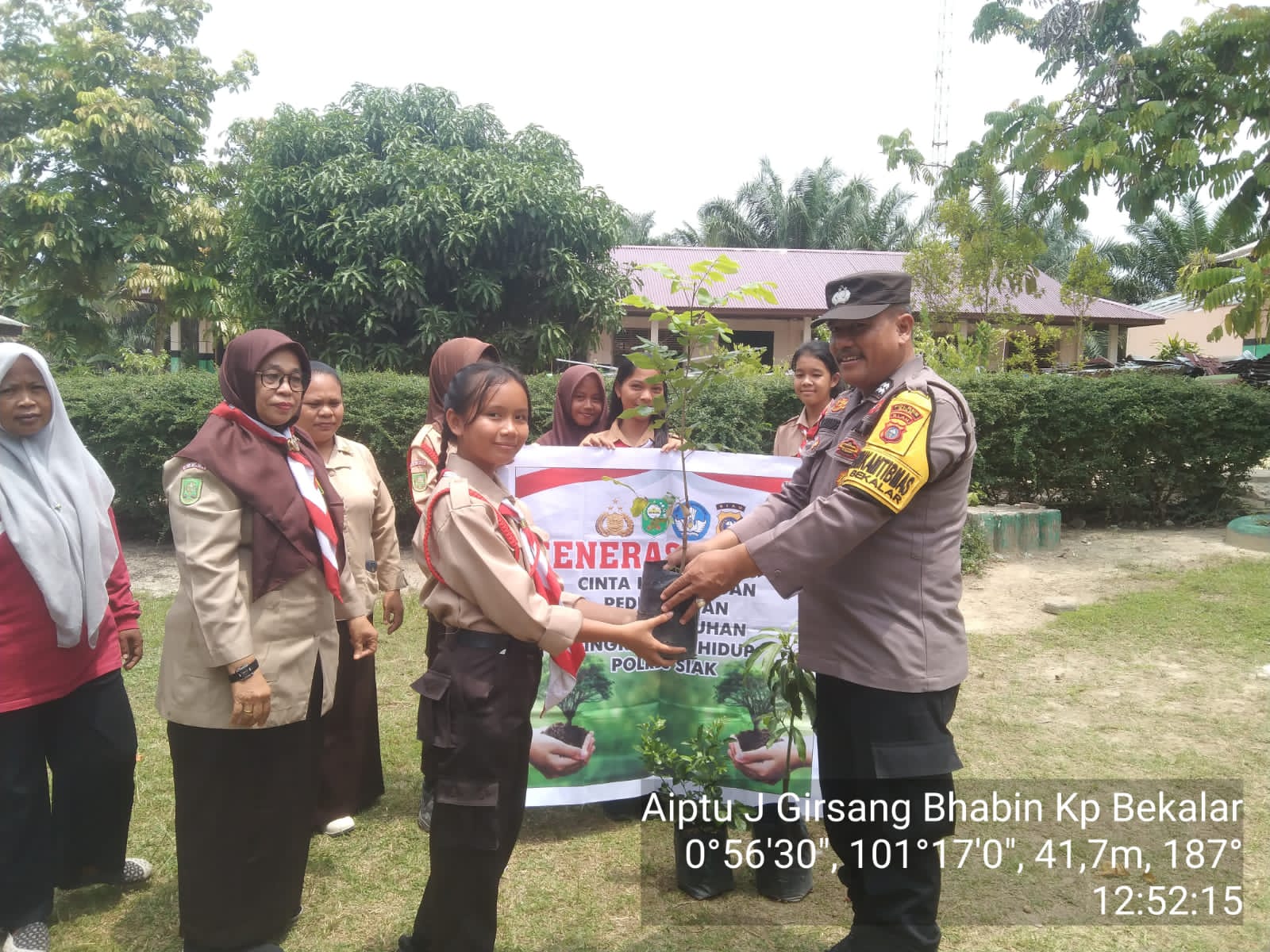 Polsek Kandis Tanam Pohon, Tanam Kepedulian: Green Policing Wujud Polisi Sahabat Lingkungan