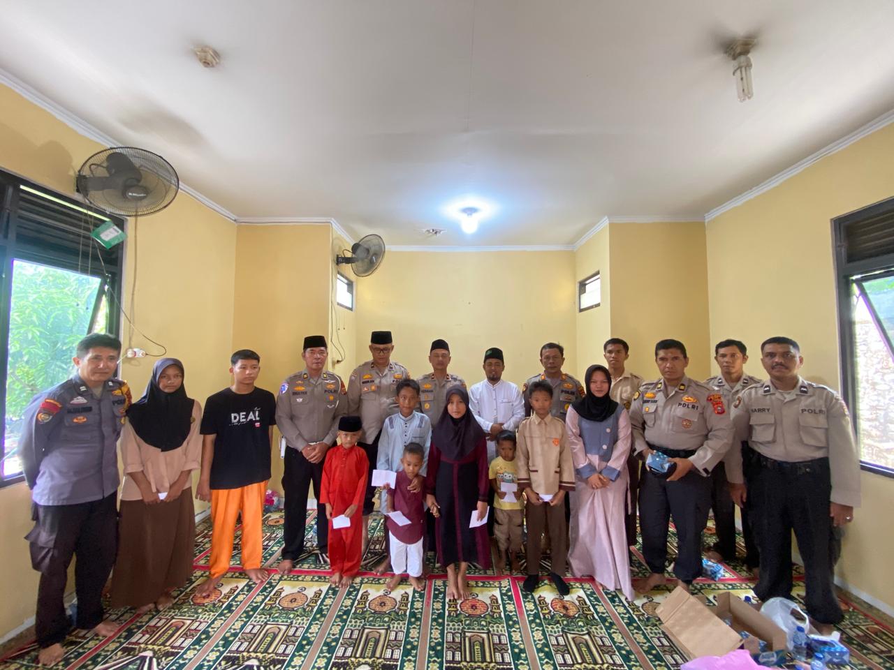 Polsek Kandis Gelar Kegiatan Binrohtal Dan Santunan Anak Yatim Piatu, Wujud Kepedulian Dan Pembinaan Mental Personel