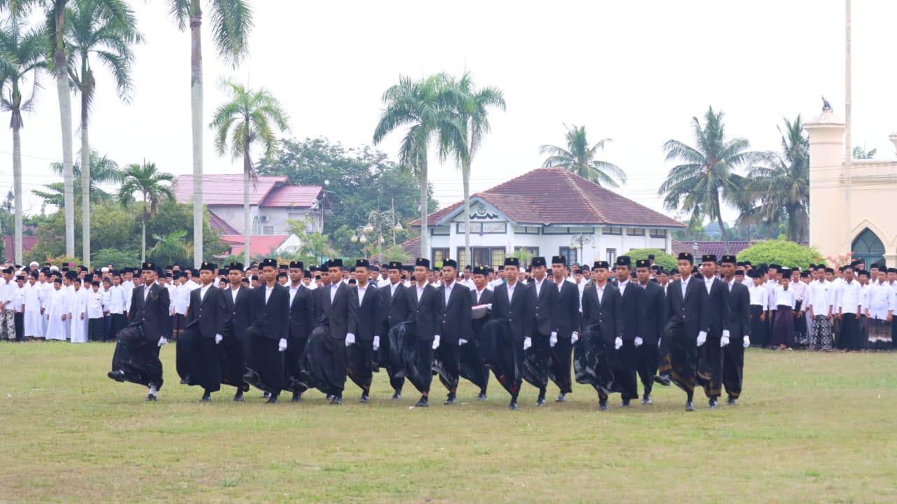 Kapolres Siak Hadiri Upacara Hari Santri Nasional 2025 di Lapangan Tugu Siak