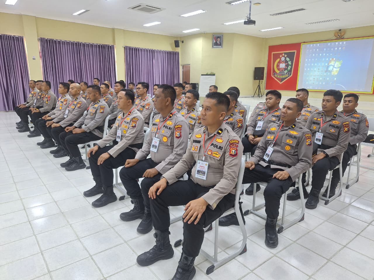 Polda Riau Gelar Pelatihan Kompetensi PAMAPTA, Jadi Garda Terdepan Pelayanan Polri