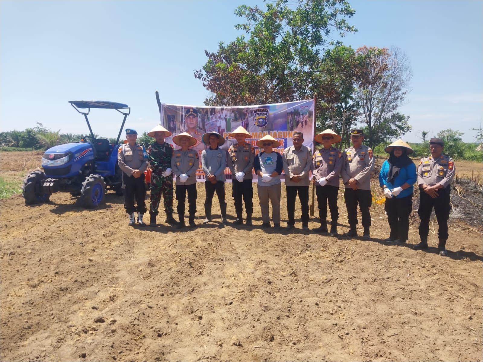 Polsek Kandis Gelar Peletakan Batu Pertama Rumah Layak Huni, Cek Bank Pohon, Dan Tanam Jagung Pipil 2 Hektare