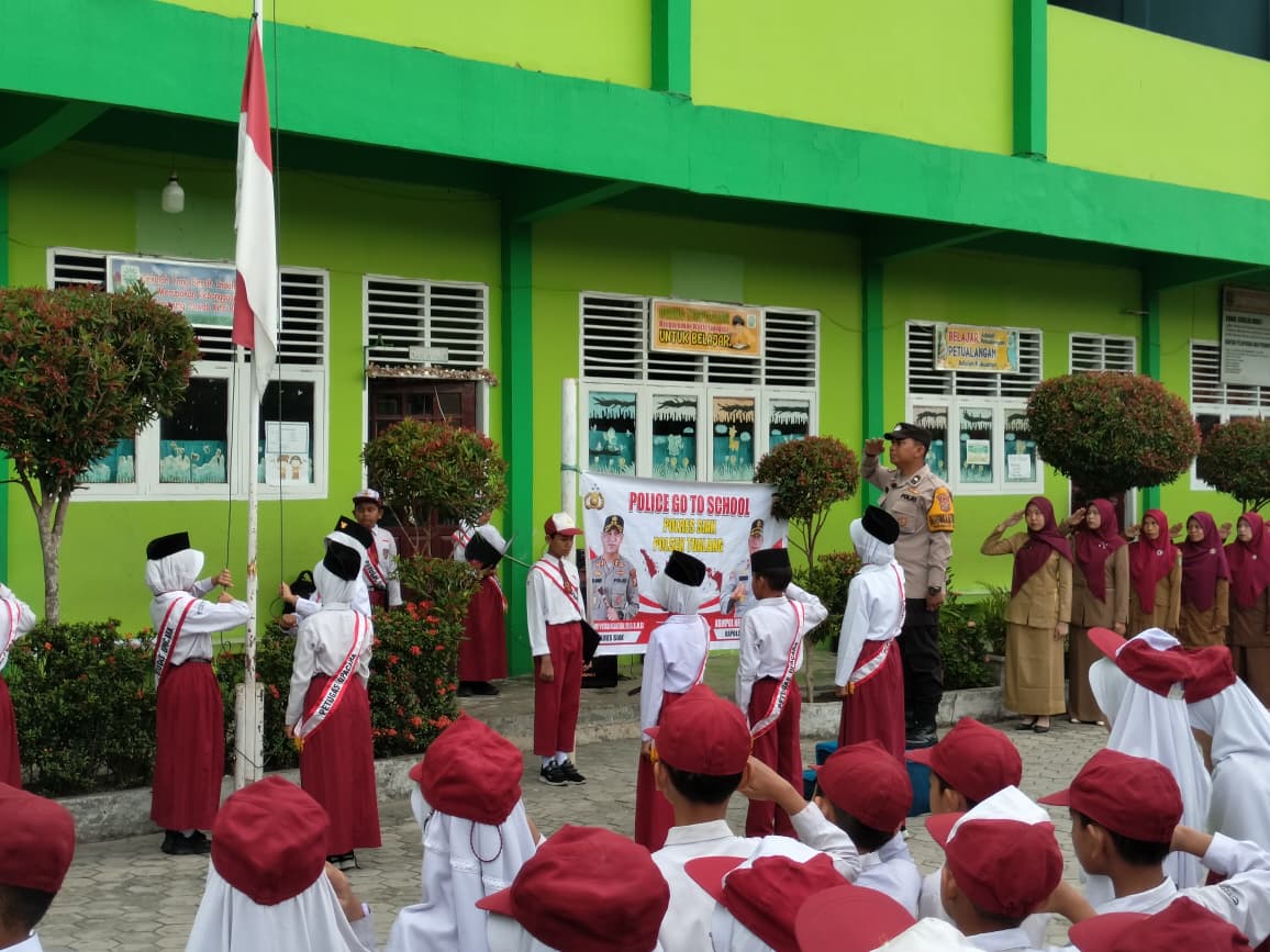 Polsek Tualang Gelar Police Goes To School di SDS Muhammadiyah Tualang, Tanamkan Disiplin dan Cegah Kenakalan Sejak Dini