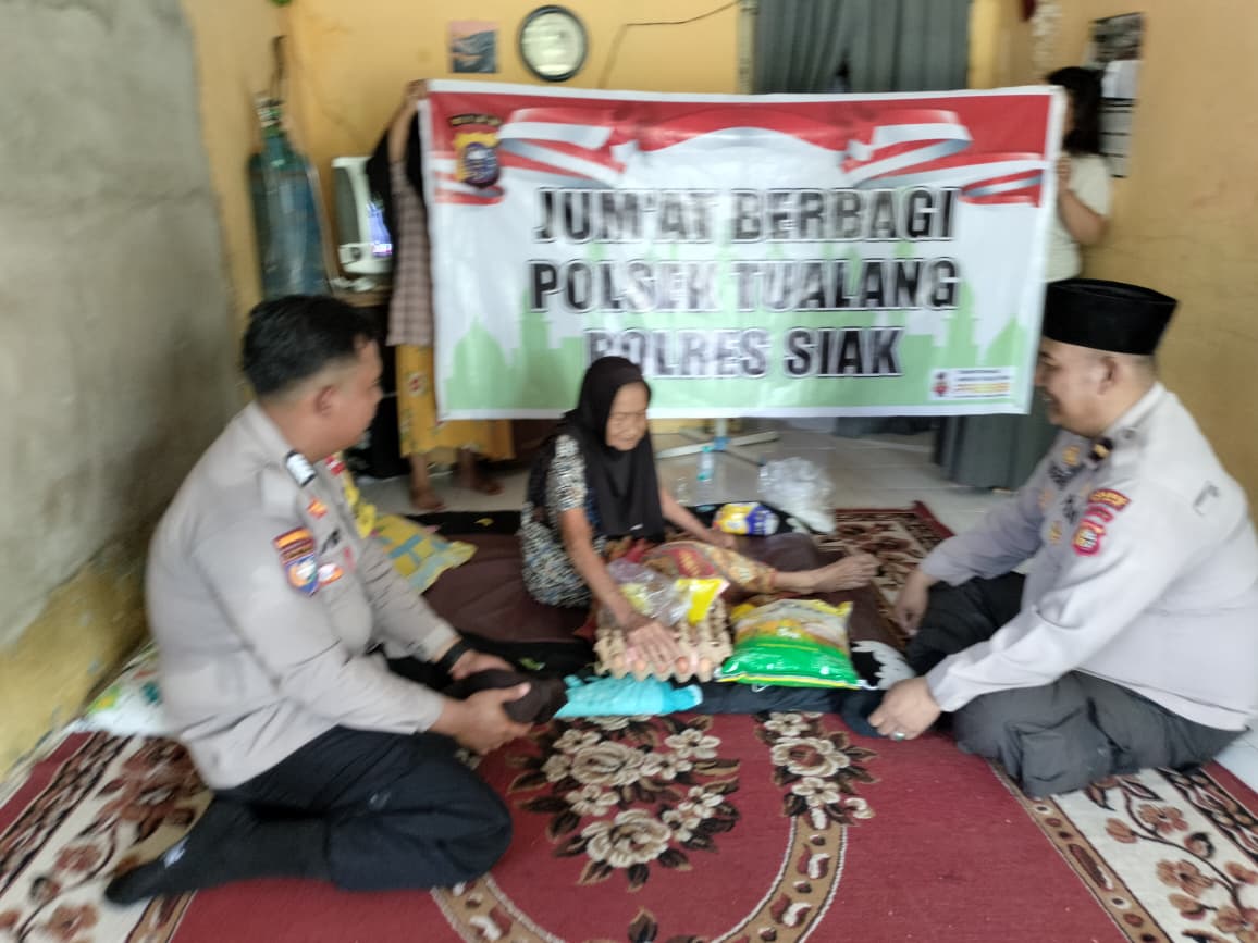 Polsek Tualang Gelar Jumat Berkah, Salurkan Sembako kepada Lansia Penderita Gagal Ginjal