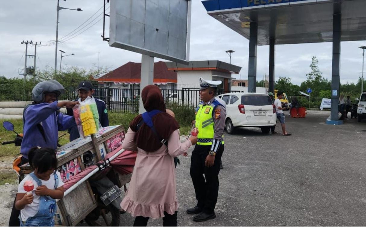 Pengamanan Arus Nataru, Polisi Intensifkan Pengaturan Lalu Lintas di Pelabuhan Tanjung Buton