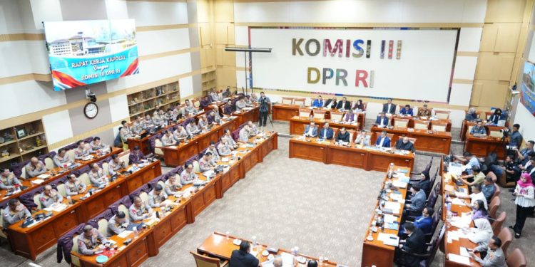 Green Policing Polda Riau Tuai Apresiasi dalam RDP Komisi III DPR RI Bersama Kapolri