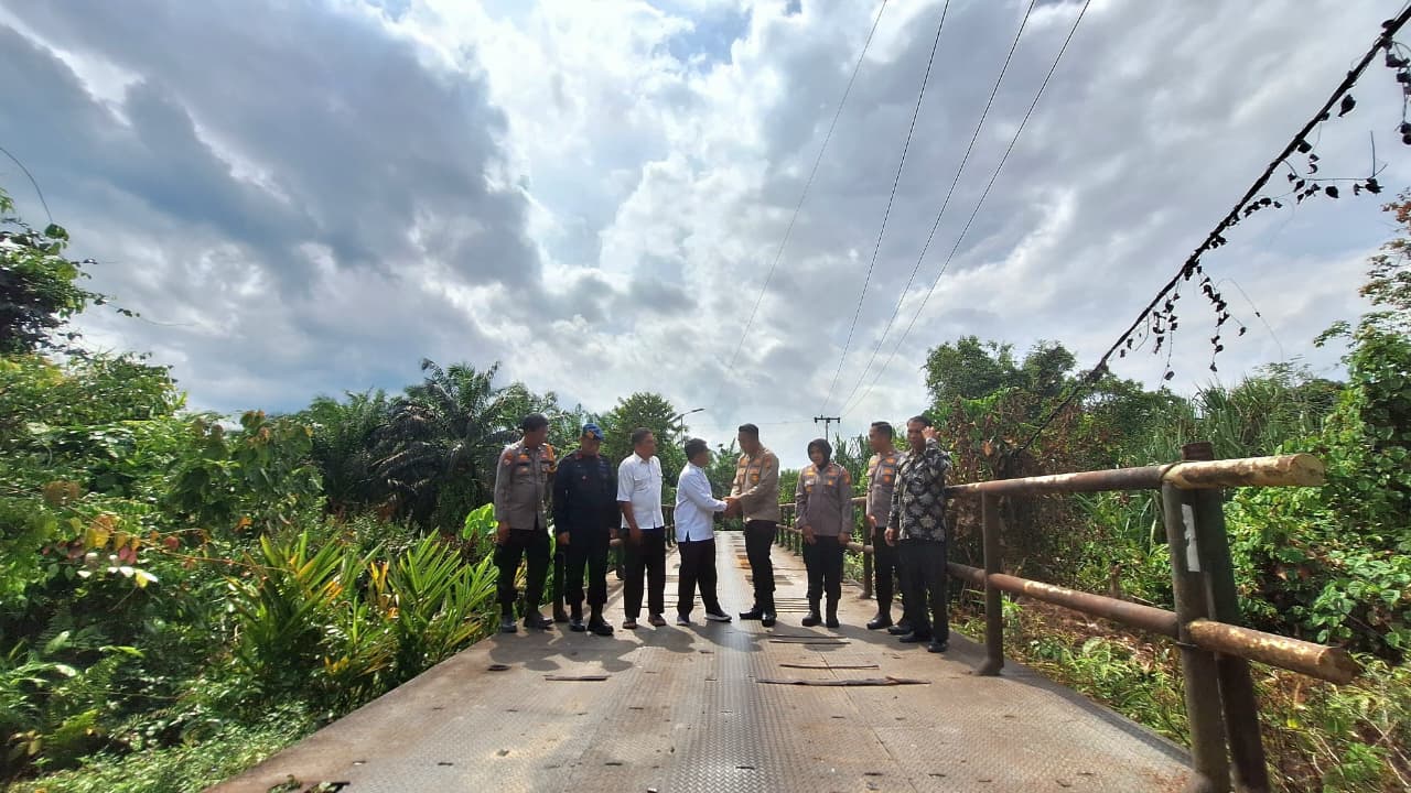 Polres Siak Gelar Doa Bersama Jelang Renovasi Dua Jembatan Di Koto Gasib Dan Siak