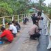 Hari Keempat, Gotong Royong Renovasi Jembatan Sungai Penyengat Terus Dikebut