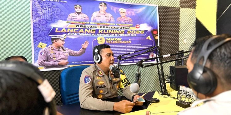 Keselamatan Lalu Lintas Disuarakan Lewat Udara, Satlantas Polres Siak Gandeng Radio RPK dan Forum LLAJ