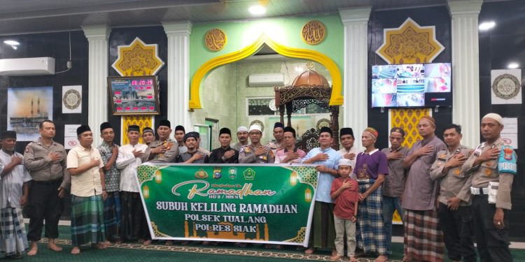 Merajut Kebersamaan di Subuh Ramadhan, Kapolsek Tualang Ajak Warga Aktif Jaga Lingkungan