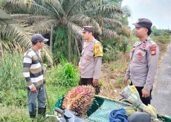 Cegah Karhutla, Polsek Tualang Intensifkan Patroli di Wilayah Rawan Kebakaran Dan Edukasi Warga Cegah Pembakaran Lahan