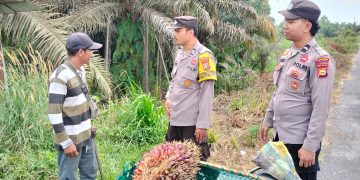 Cegah Karhutla, Polsek Tualang Intensifkan Patroli di Wilayah Rawan Kebakaran Dan Edukasi Warga Cegah Pembakaran Lahan