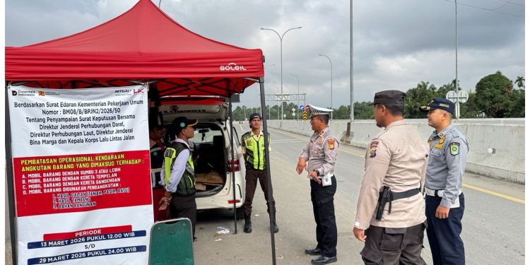 Polres Siak Tingkatkan Pengamanan Jalur Strategis di Exit Tol Minas Saat Operasi Ketupat