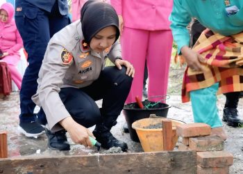 ASA BARU DI HARI BHAYANGKARA Ke 80 : Polres Siak Bangun Rumah Layak Huni untuk Pak Siar